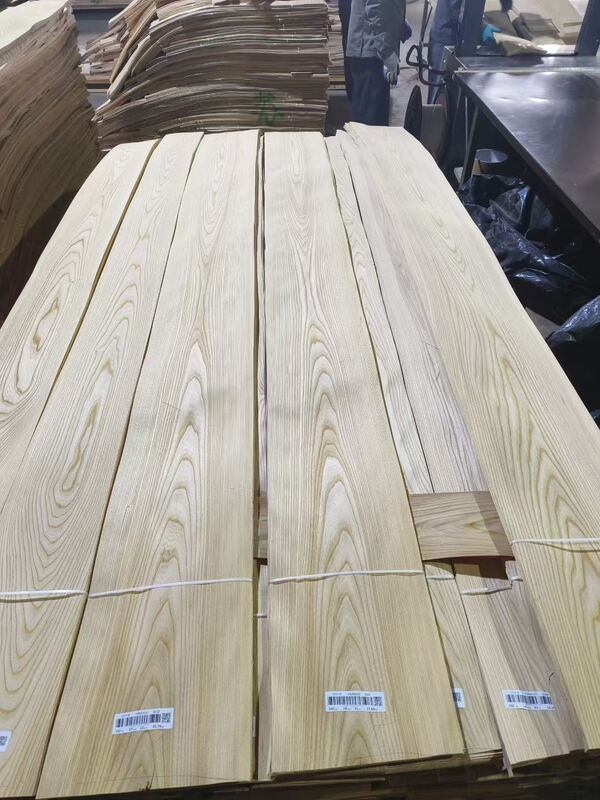 Brown Elm Crown Cut Veneer with 0.5mm Thickness for Hotel Decoration and Furniture